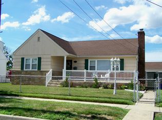 312 Hoke Ave, Oceanside, NY 11572
