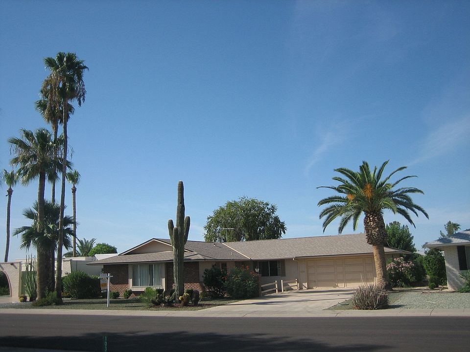 Front View Brookside Drive, Sun City, Az