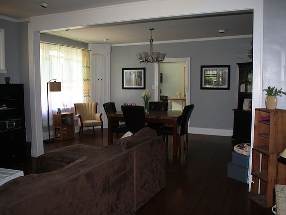 5th image of 2533 Delmar Ave