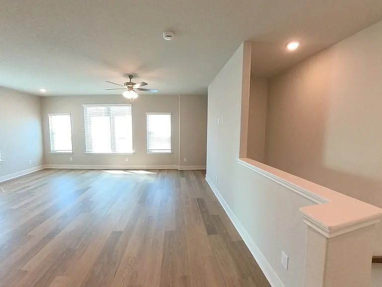 7122 Magnolia Blf #2 — Photo 10