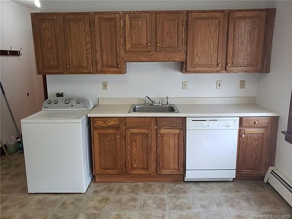 5th image of 397 Burritt St