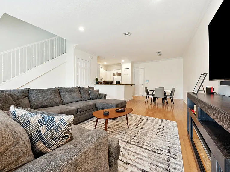 1416 NE 4th Ct #1416 — Photo 5