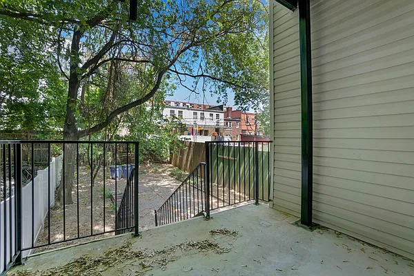 Rented by EXR | media 5