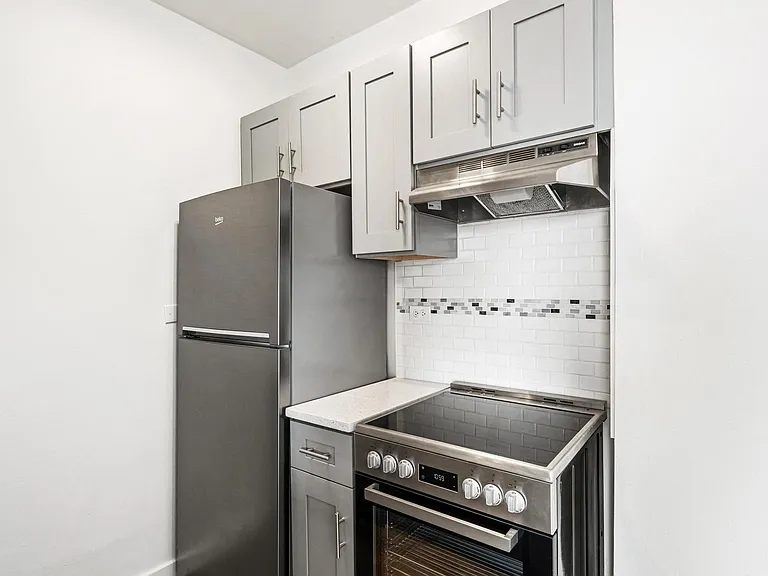 5726 N. Winthrop — Photo 10