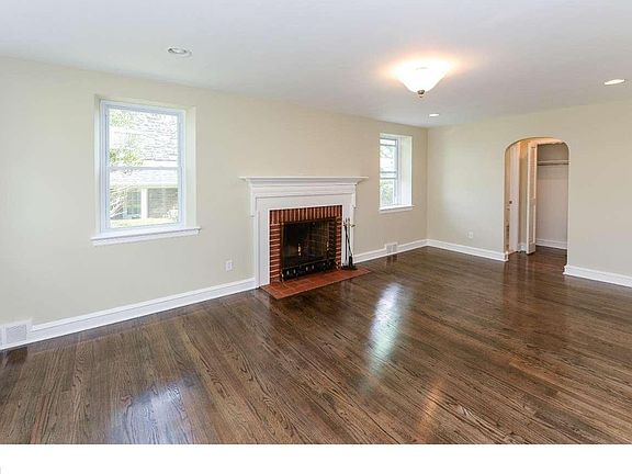 4th image of 904 Shadeland Ave