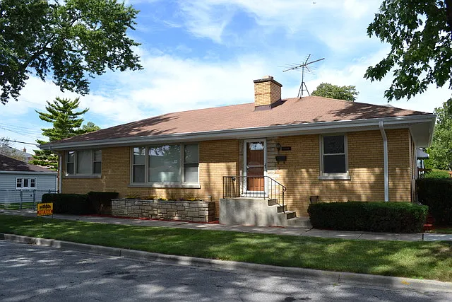 2900 N Nordica Ave photo 1
