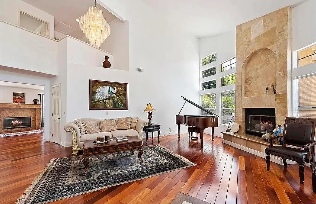 3 bed, 2.5 bath, 2000 sqft, $3,900 — Photo 4