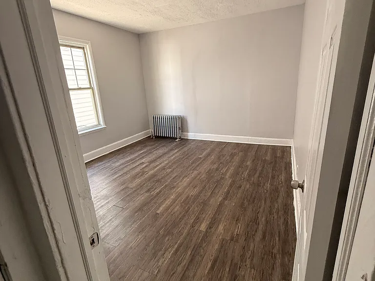 381 Leslie St #1 — Photo 3