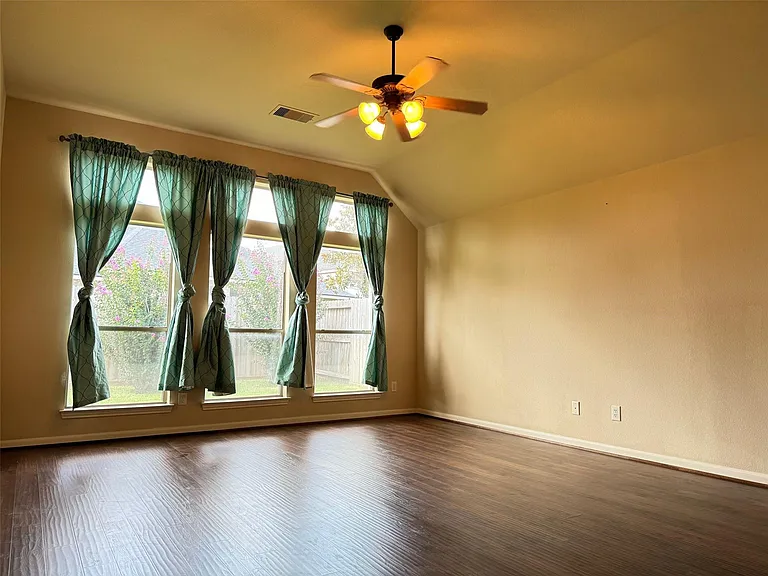 27926 Barberry Banks Ln — Photo 17