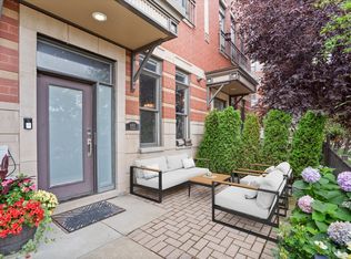 1005 N Riverwalk St, Chicago, IL