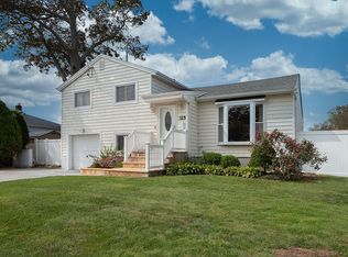 325 Unqua Rd, Massapequa, NY 11758