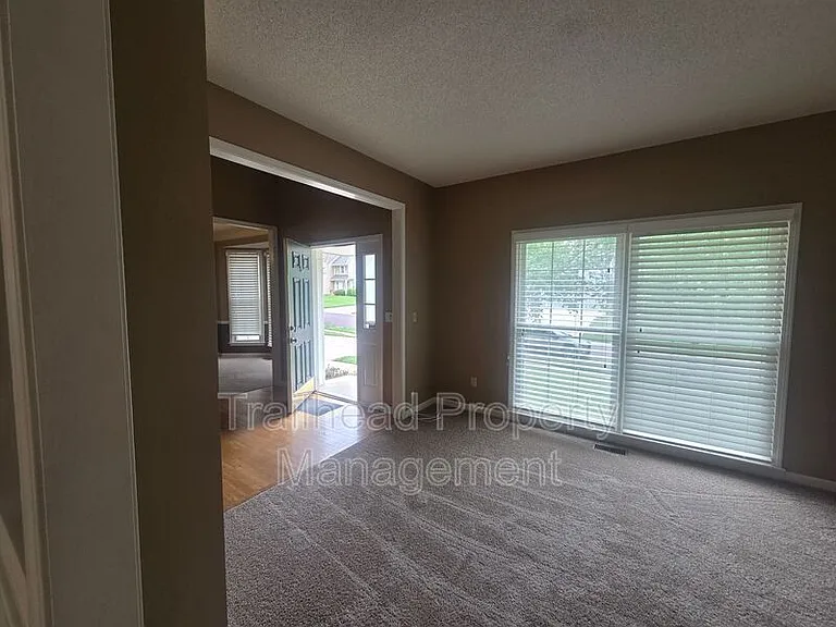 14002 Goodman St — Photo 7