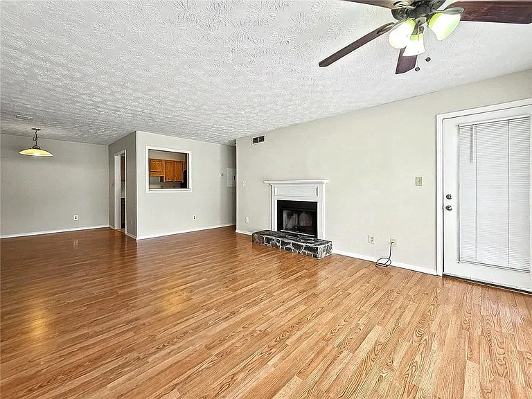 1702 Country Park Dr SE — Photo 6