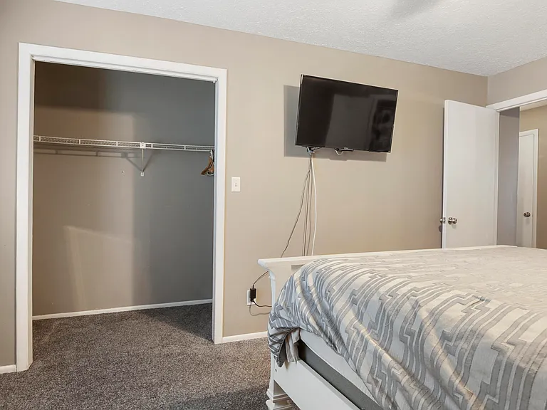 2518 Johnson Dr — Photo 27