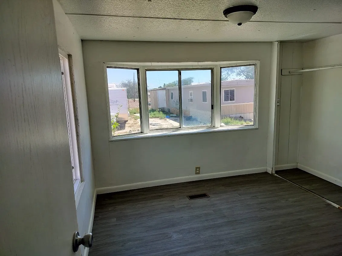 3 bed, 1.5 bath, 744 sqft, $1,500 — Photo 2