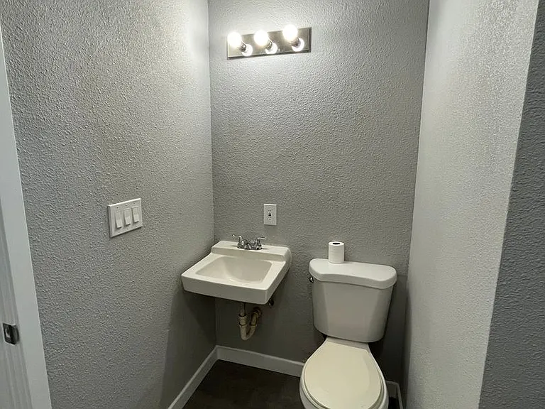 193 Rosewood Dr NW — Photo 13