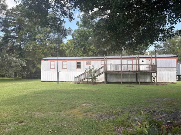 14335 Crystal Dr, Pride, LA 70770