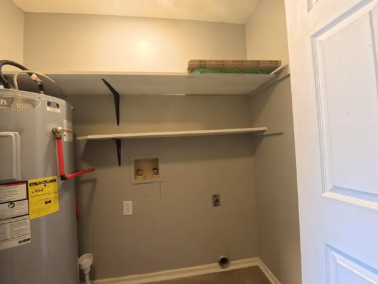 504 Willow Ln — Photo 19