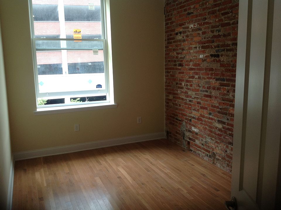 2nd image of 108 N Eutaw St
