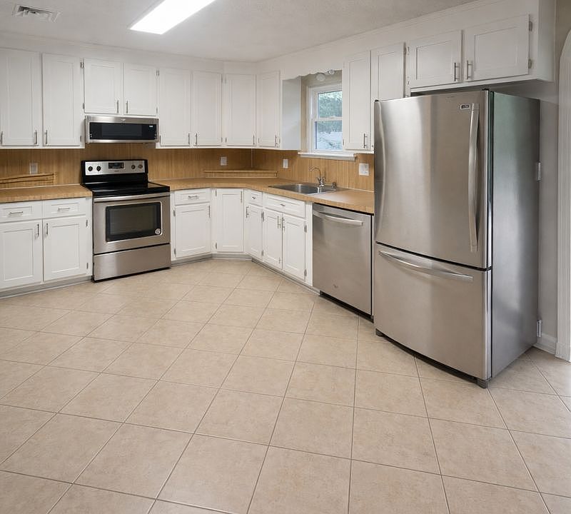 1st image of 6409 Meadow Field Cir