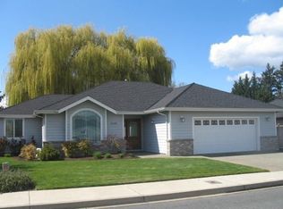 2122 SW Rhumba Dr, Grants Pass, OR 97526