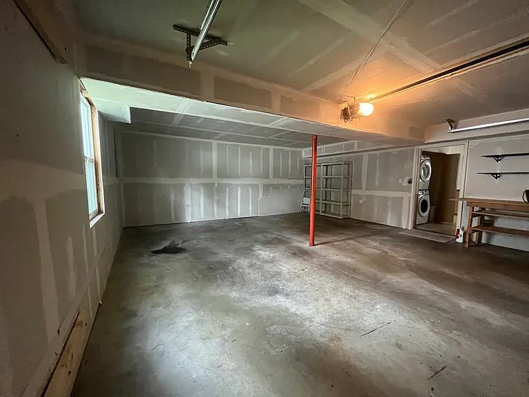 308 Salem St — Photo 23