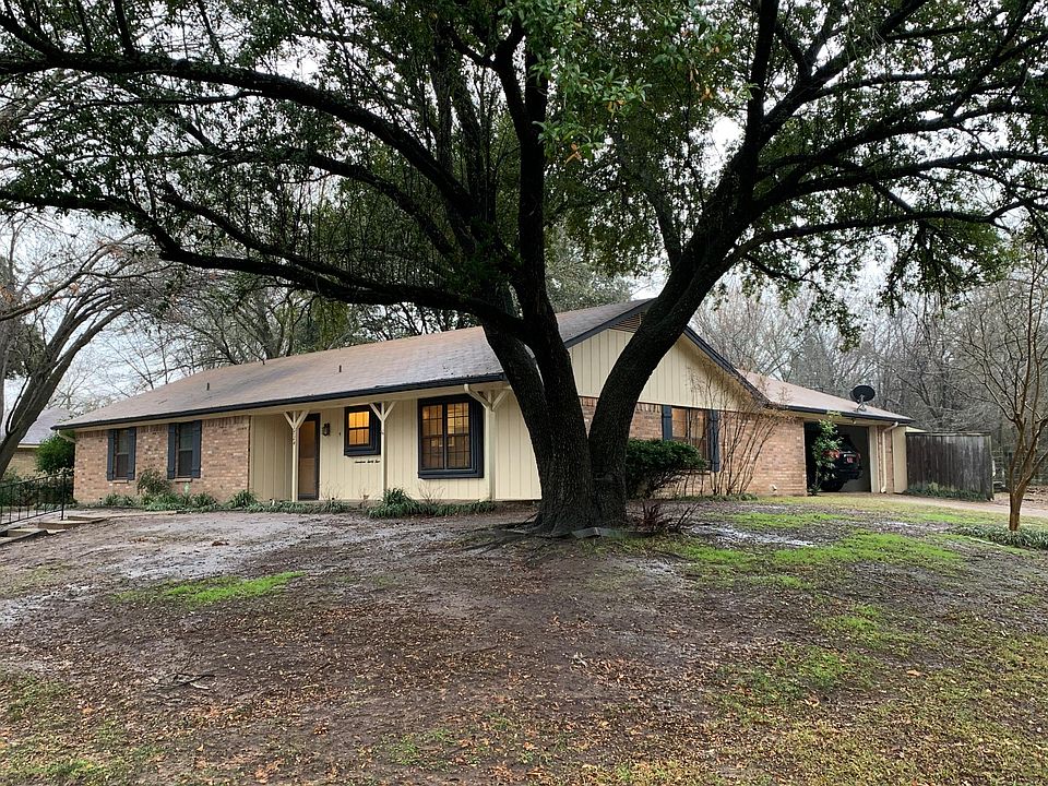 Front - nice corner lot