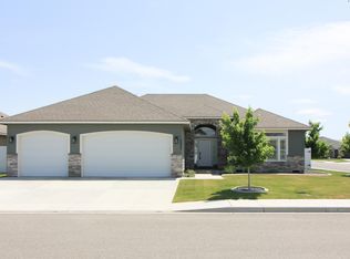 7077 W 29th Ave, Kennewick, WA 99338