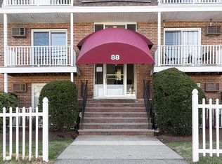 88 Beacon St APT 5, Lawrence, MA 01843