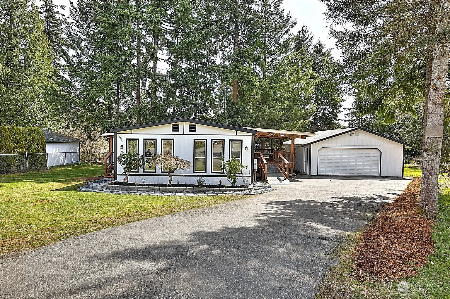 13113 213th Avenue Ct E photo 1