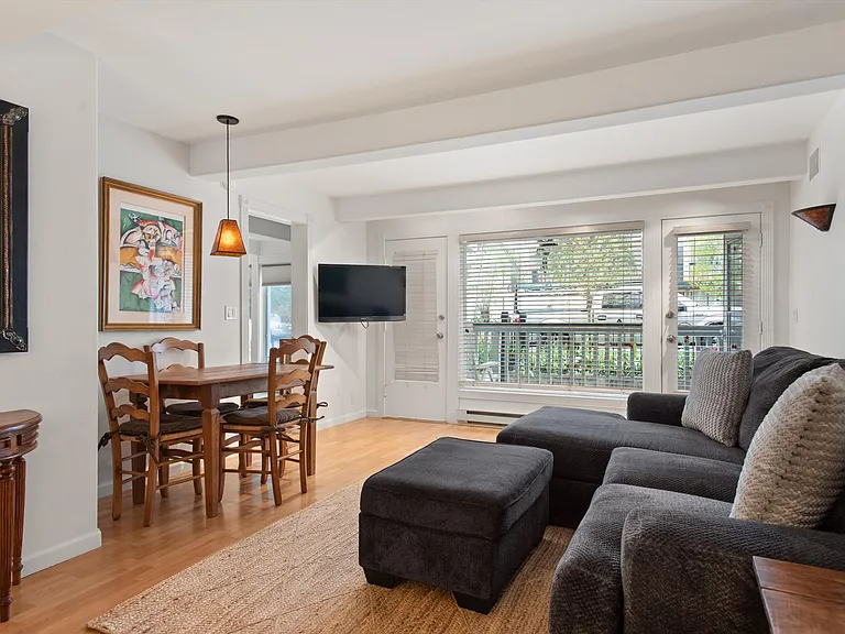 916 E Hopkins Ave #102 — Photo 2