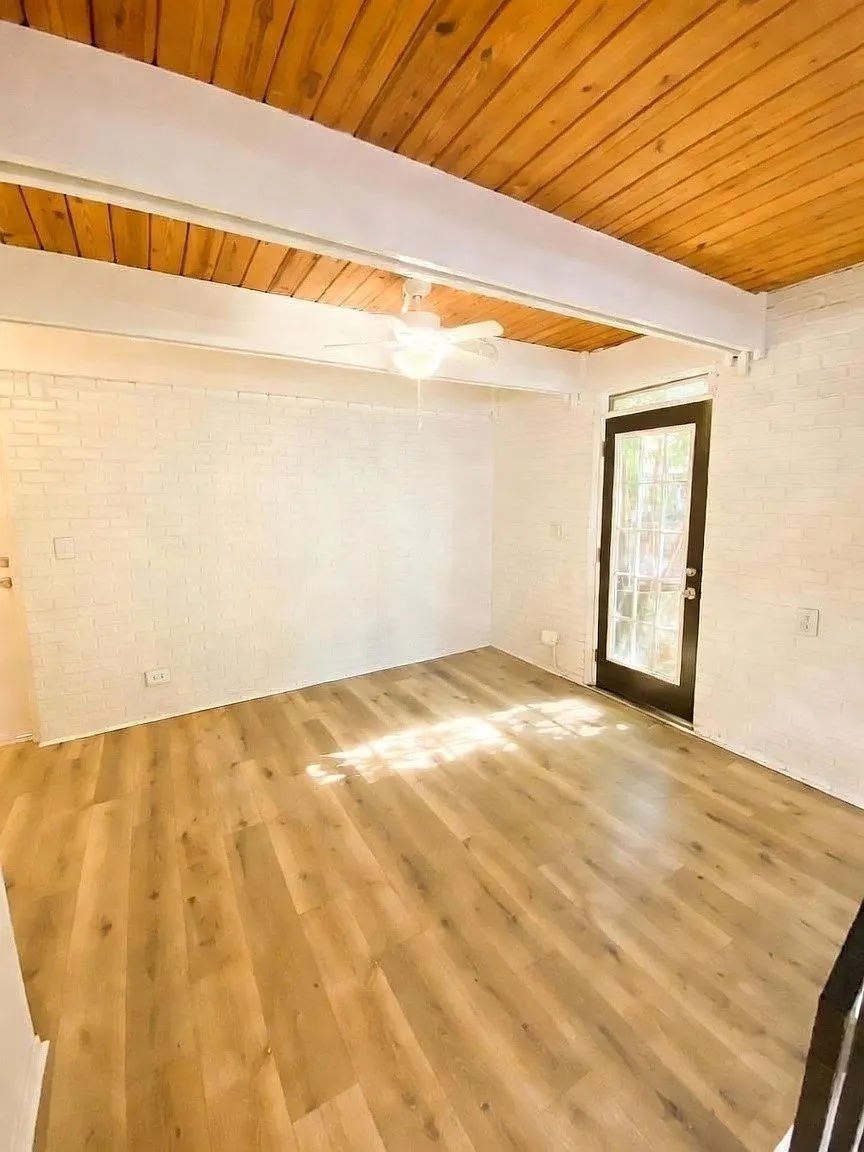 220 Belmont Rd — Photo 3