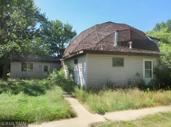 110 3rd St S, Benson, MN 56215