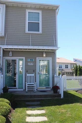 1st image of 6919 Catamaran Way #B