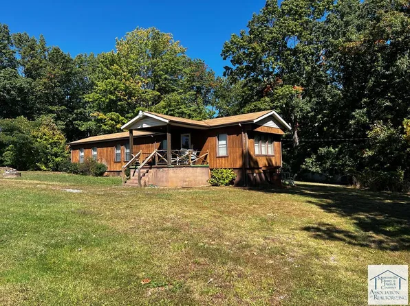 1100 Elf Trl, Bassett, VA 24055