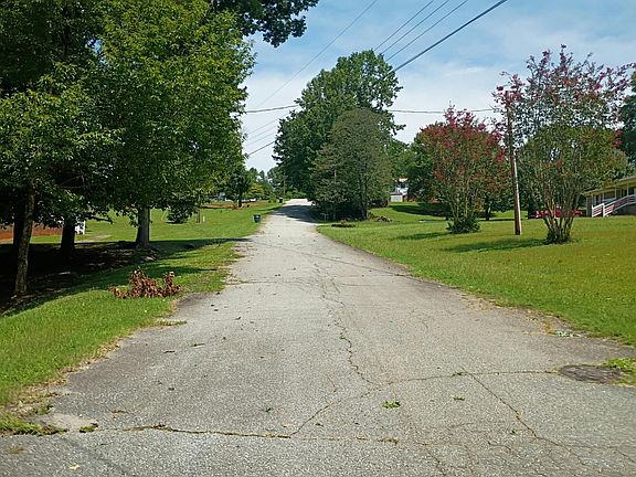 5th image of 118 Bluebird Rd