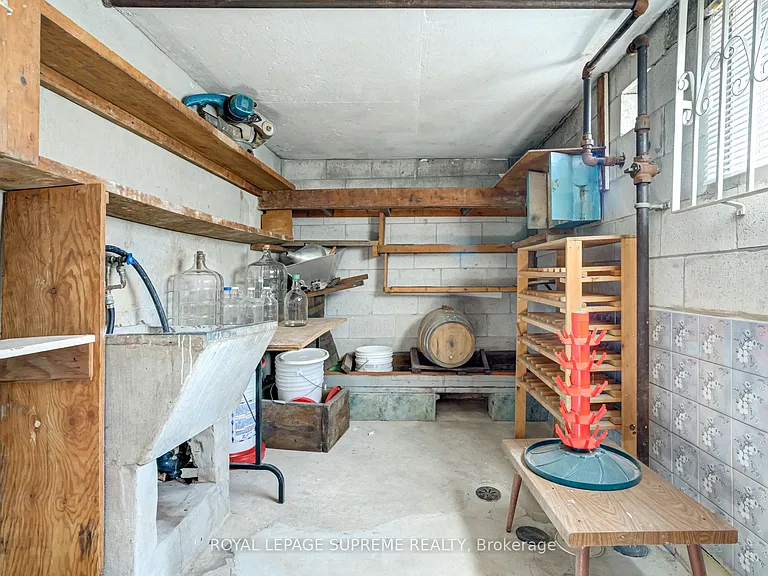 160 Shanly St #MAIN LOWER — Photo 30