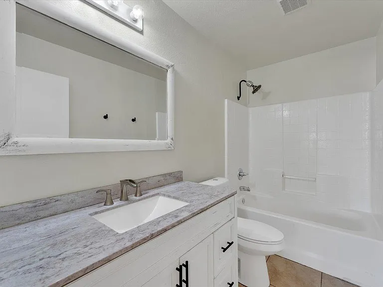 1072 Sky Rock Ct — Photo 10