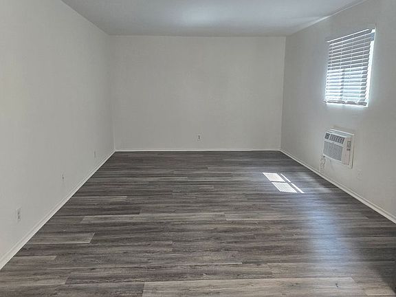 2nd image of 1815-1821 Scott Rd #1815M