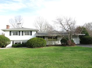 62 Round Trail Dr, Pittsford, NY 14534