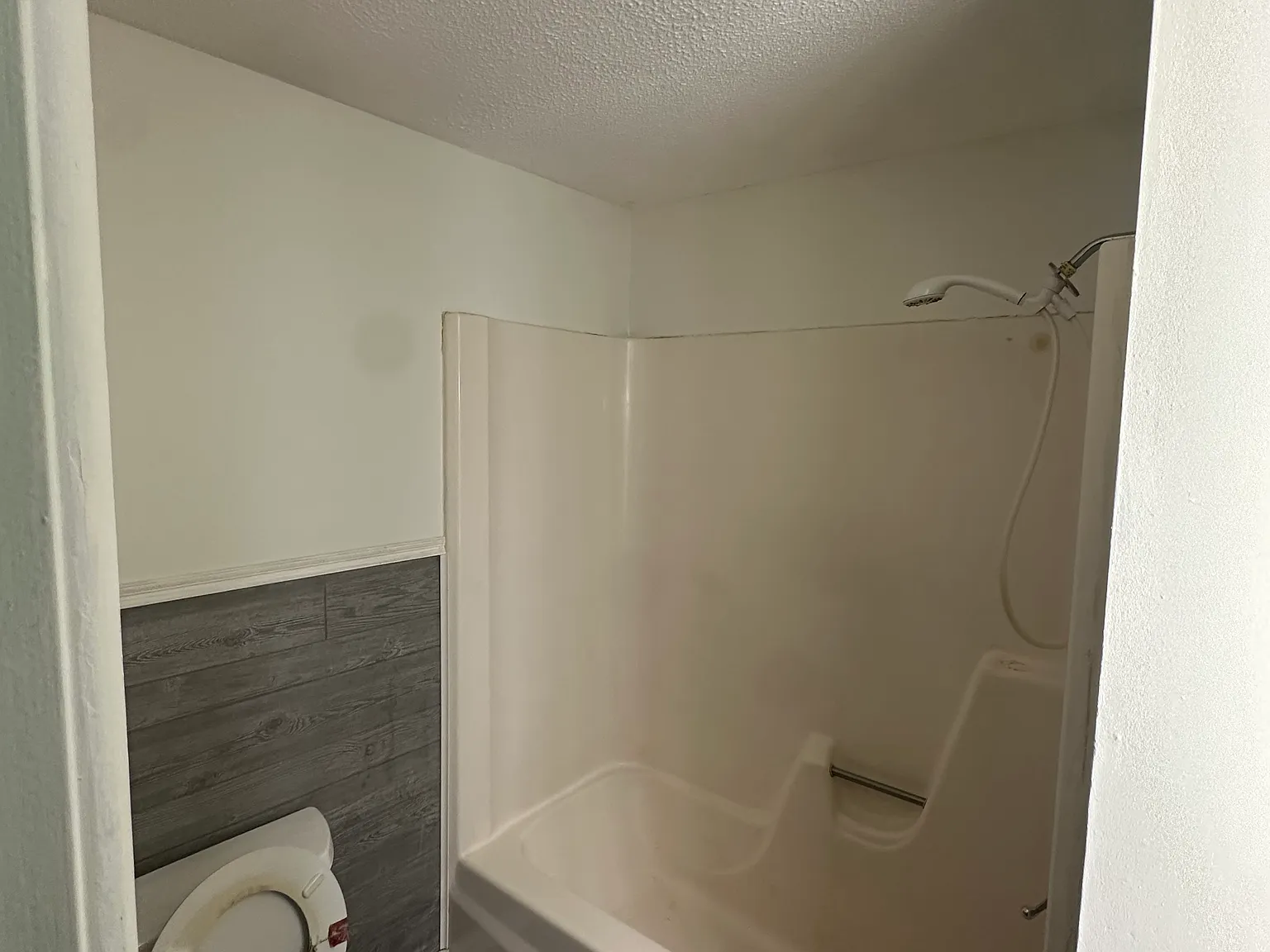 2 bed, 877 sqft, $1,750 — Photo 2