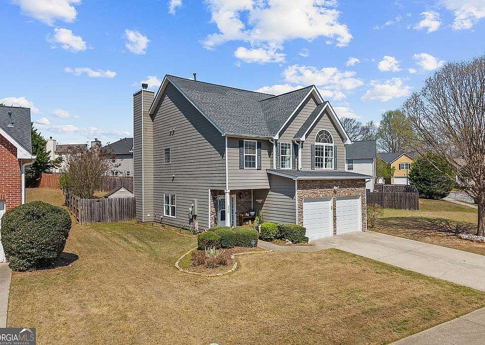 1st image of 320 Blackwood Ln