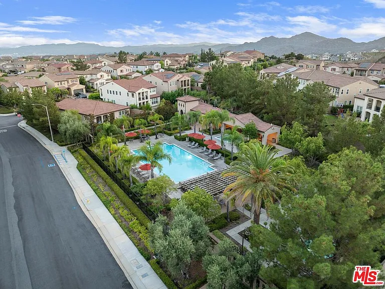 11925 N Ricasoli Way — Photo 47