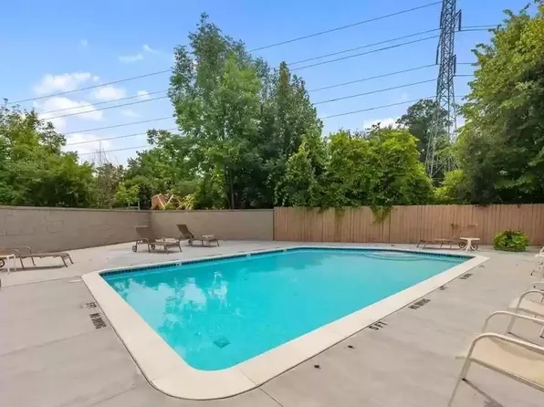 315 N Eton St APT D, Birmingham, MI 48009