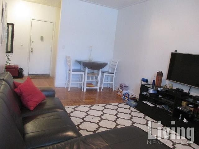 2nd image of 2201 Amsterdam Ave APT 5f