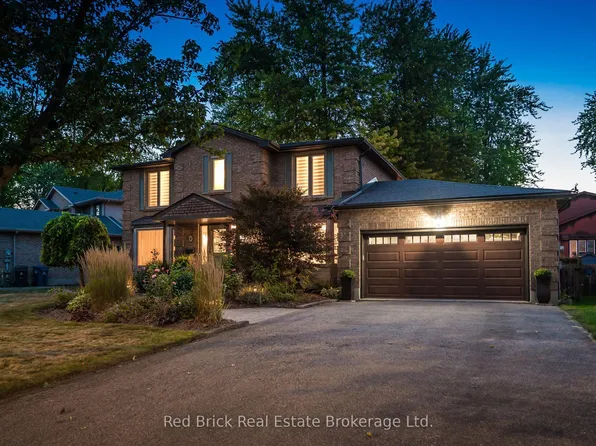 8 Sugarbush Pl, Guelph, ON N1H 7Z3