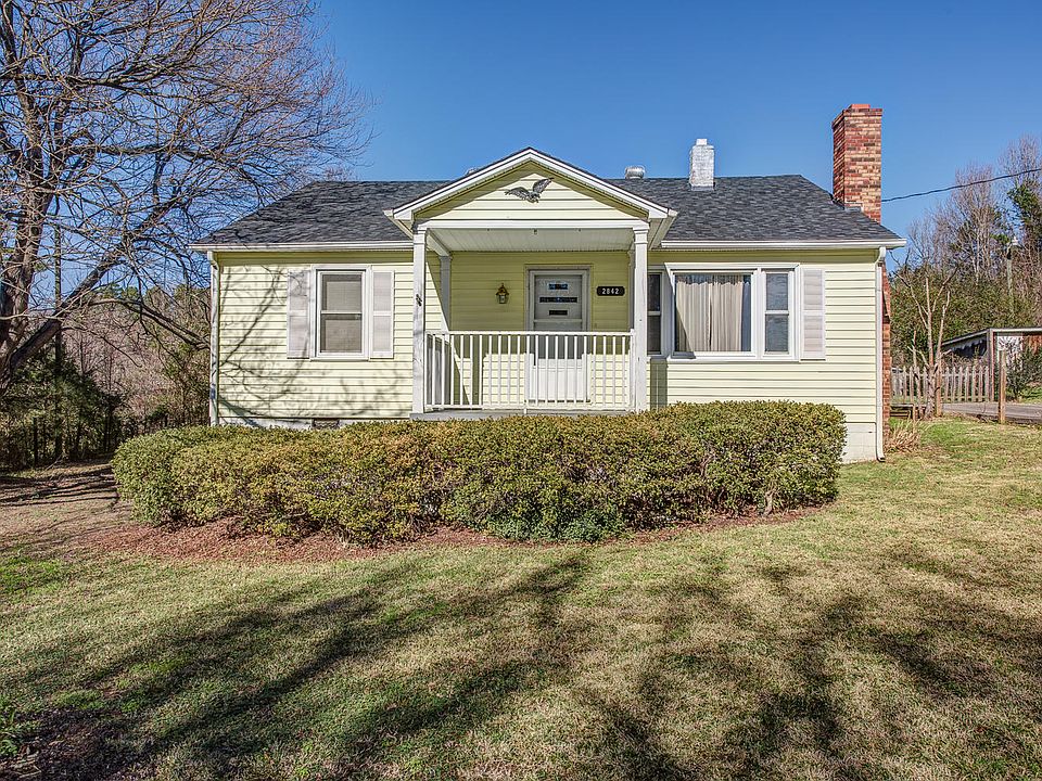 1st image of 2842 Court Dr
