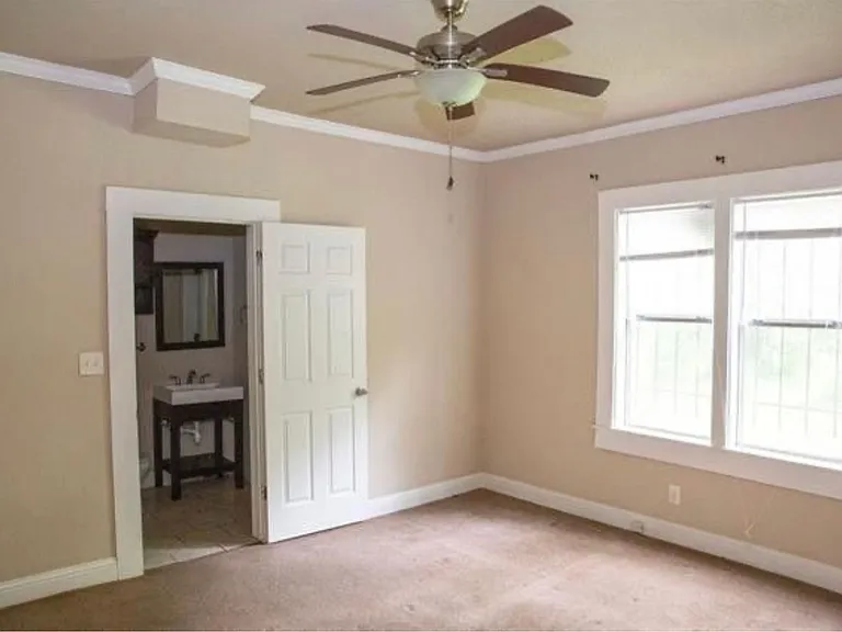 128 E Gregg St — Photo 16