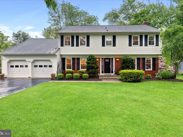 13 Berkshire Dr, Princeton Junction, NJ 08550