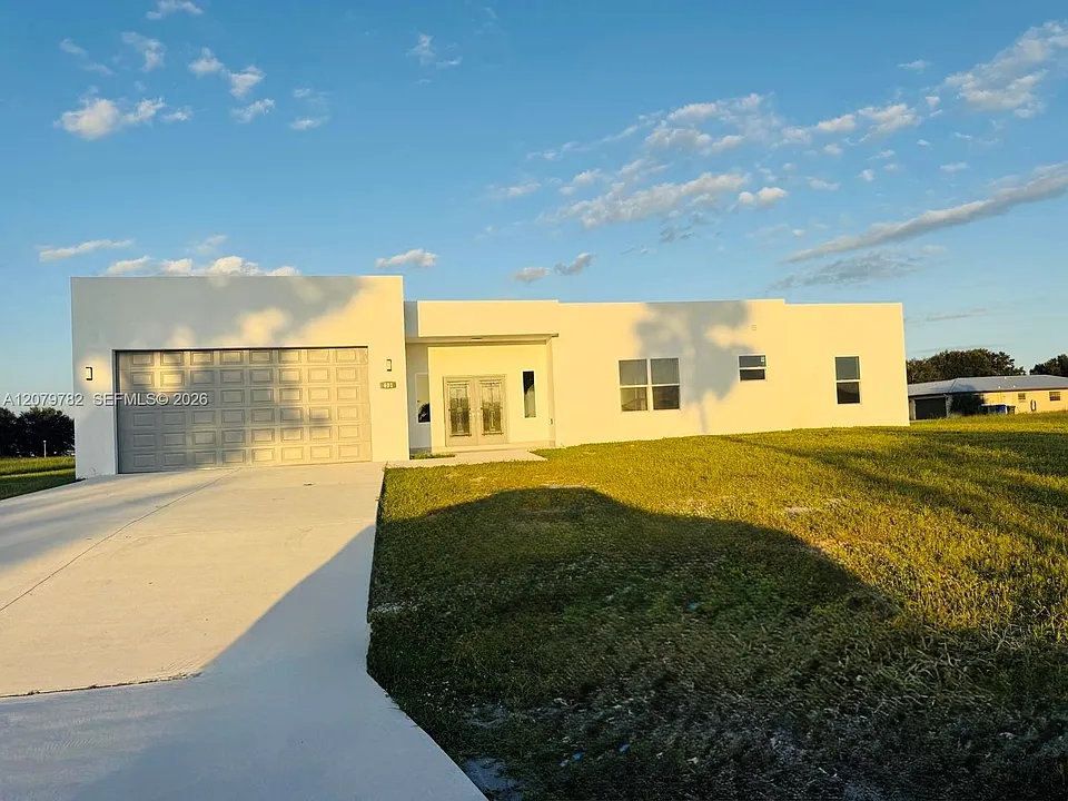 401 Lexington Dr